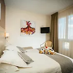 Port Marine Hotel