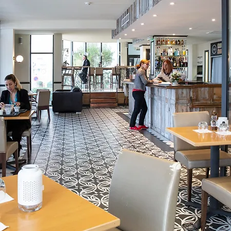 Port Marine Hotel