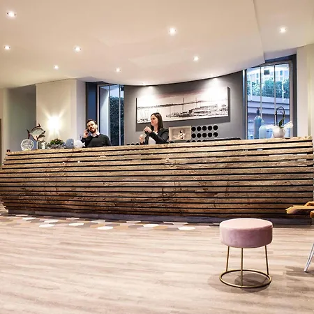 Port Marine Hotel 3*