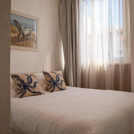 Port Marine Hotel